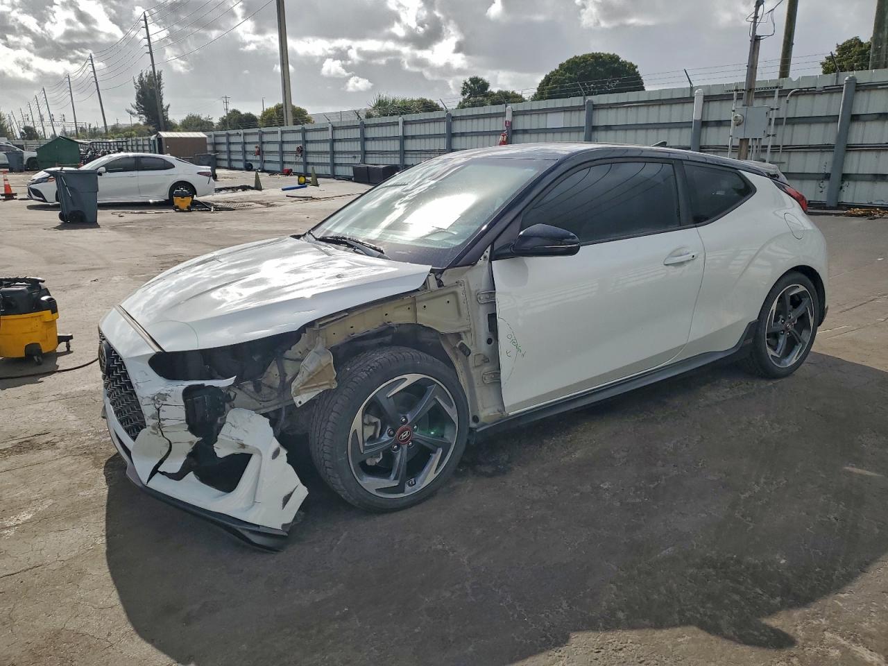 HYUNDAI VELOSTER T 2019