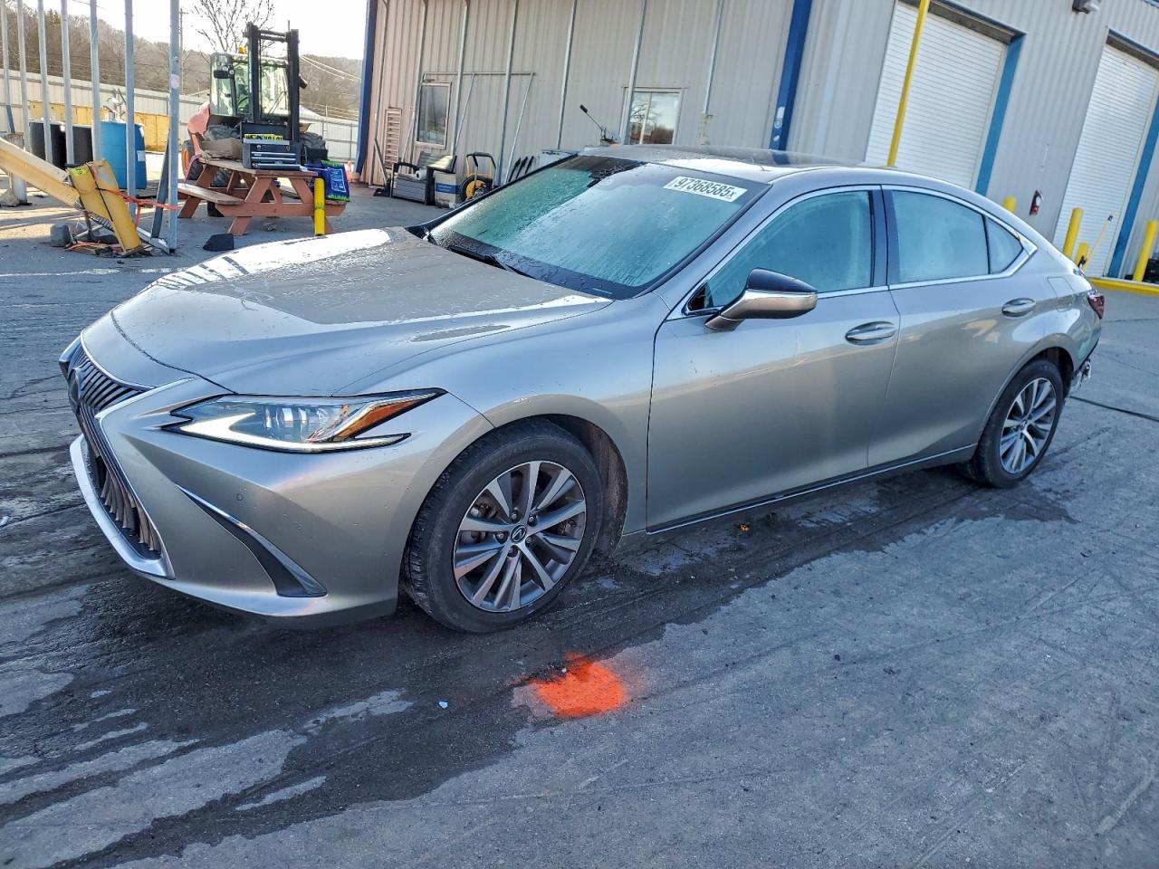 LEXUS ES 2020