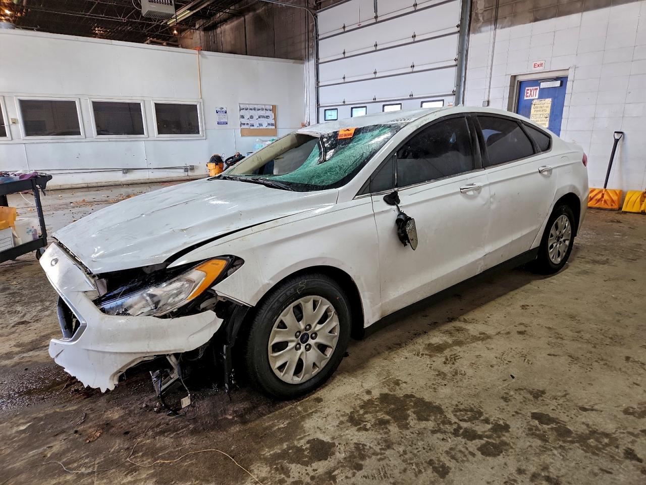 FORD FUSION S 2020