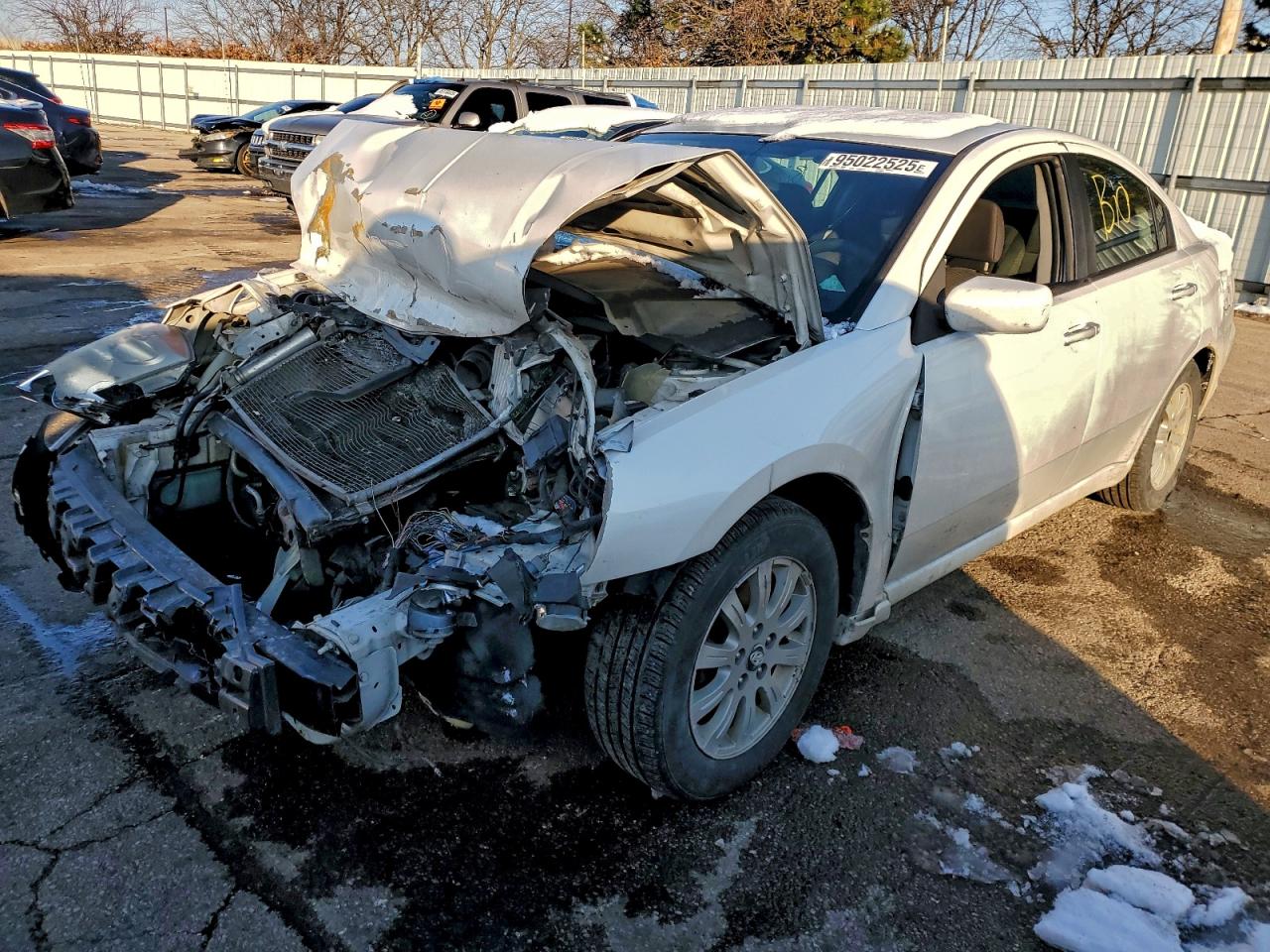 MITSUBISHI GALANT FE 2012