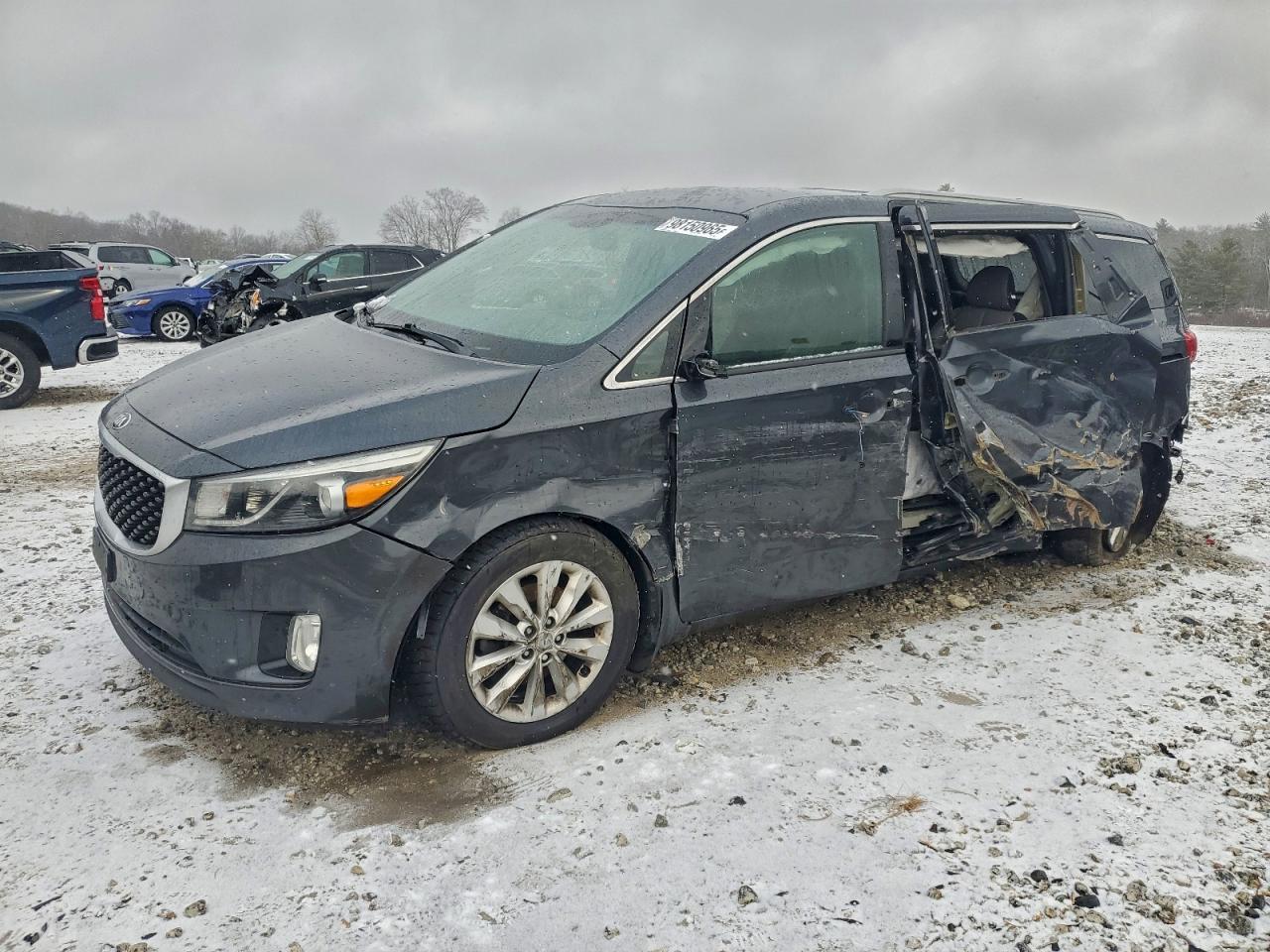 KIA SEDONA 2015