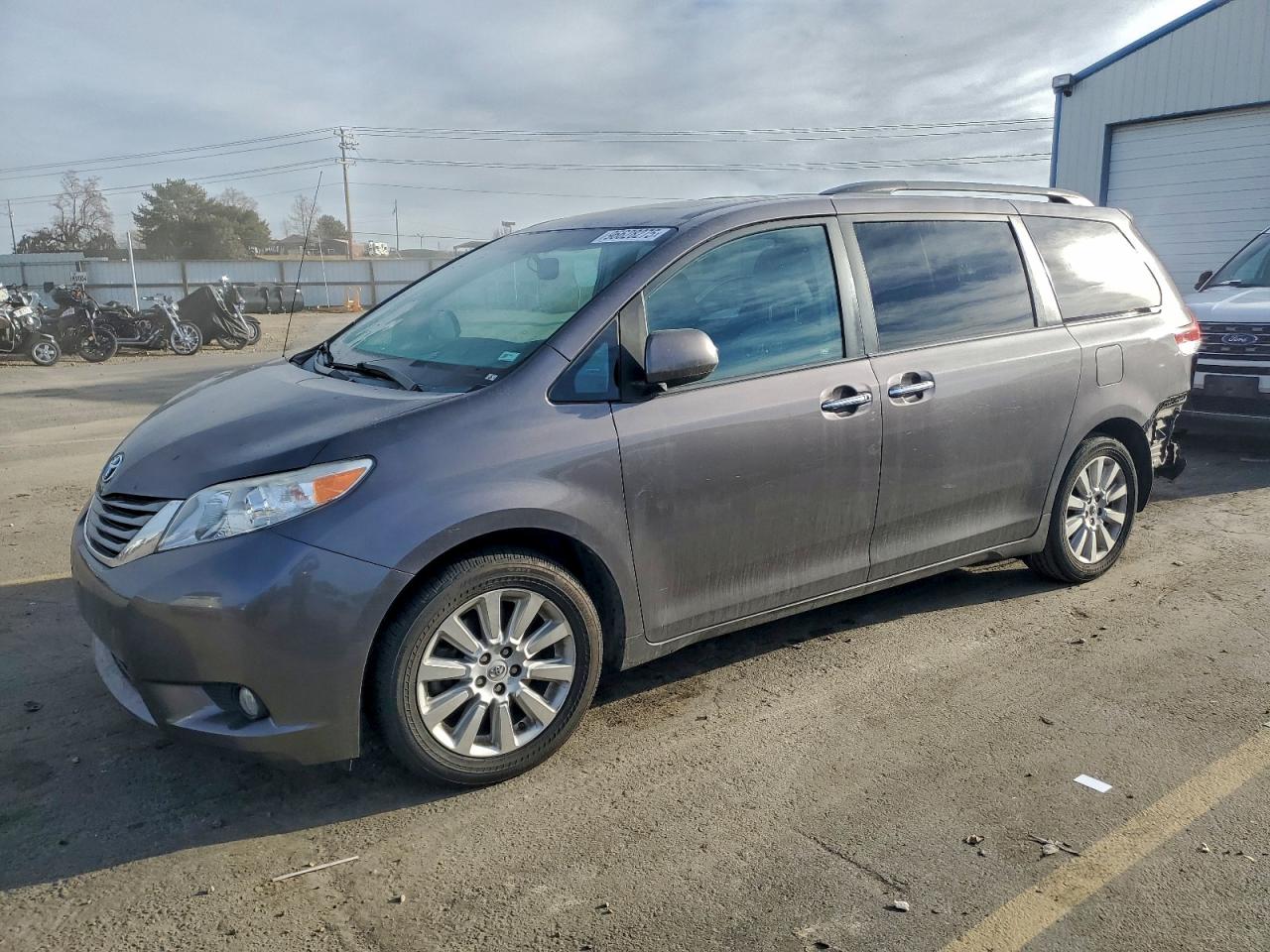 TOYOTA SIENNA 2012