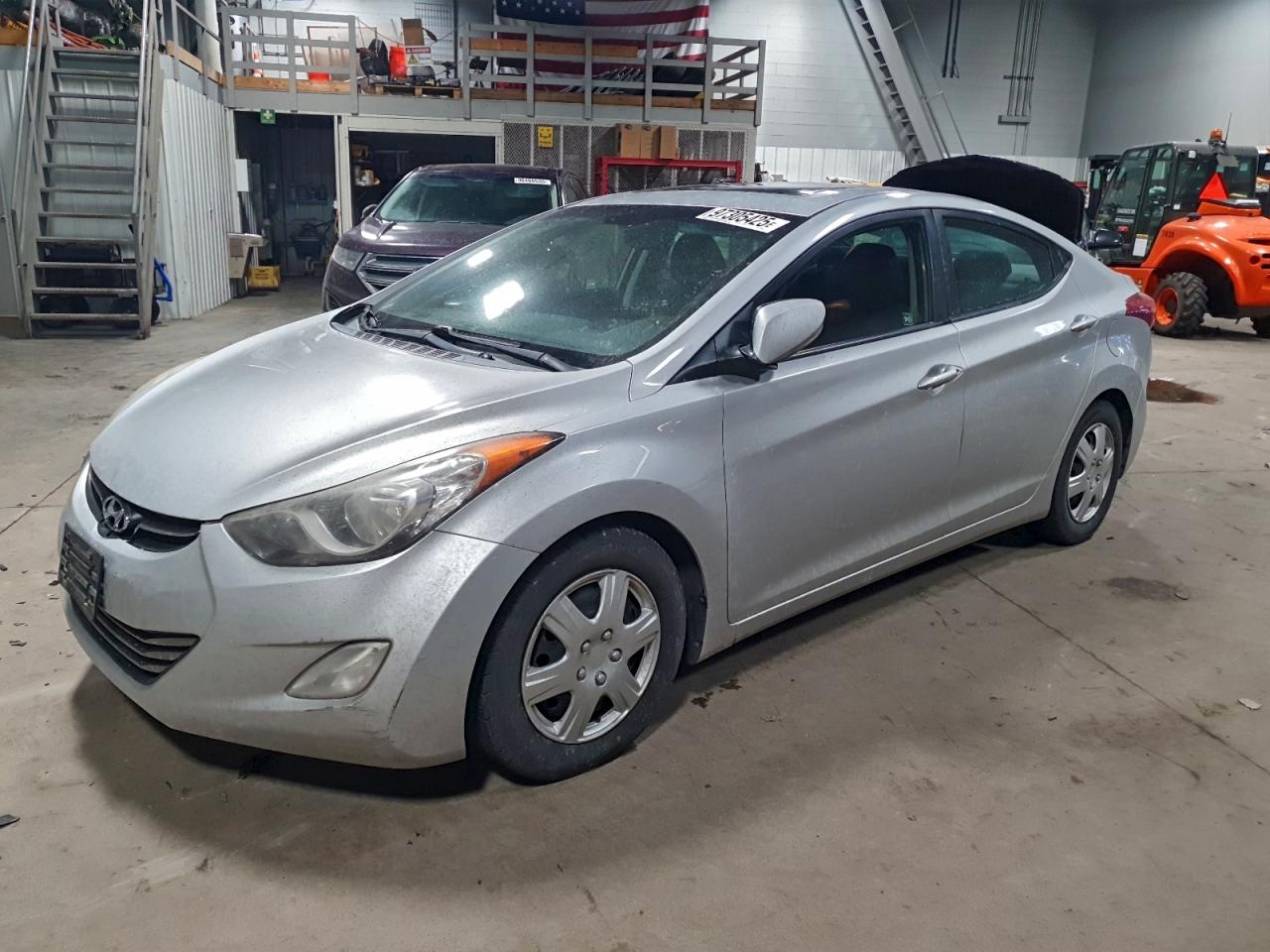 HYUNDAI ELANTRA GL 2012