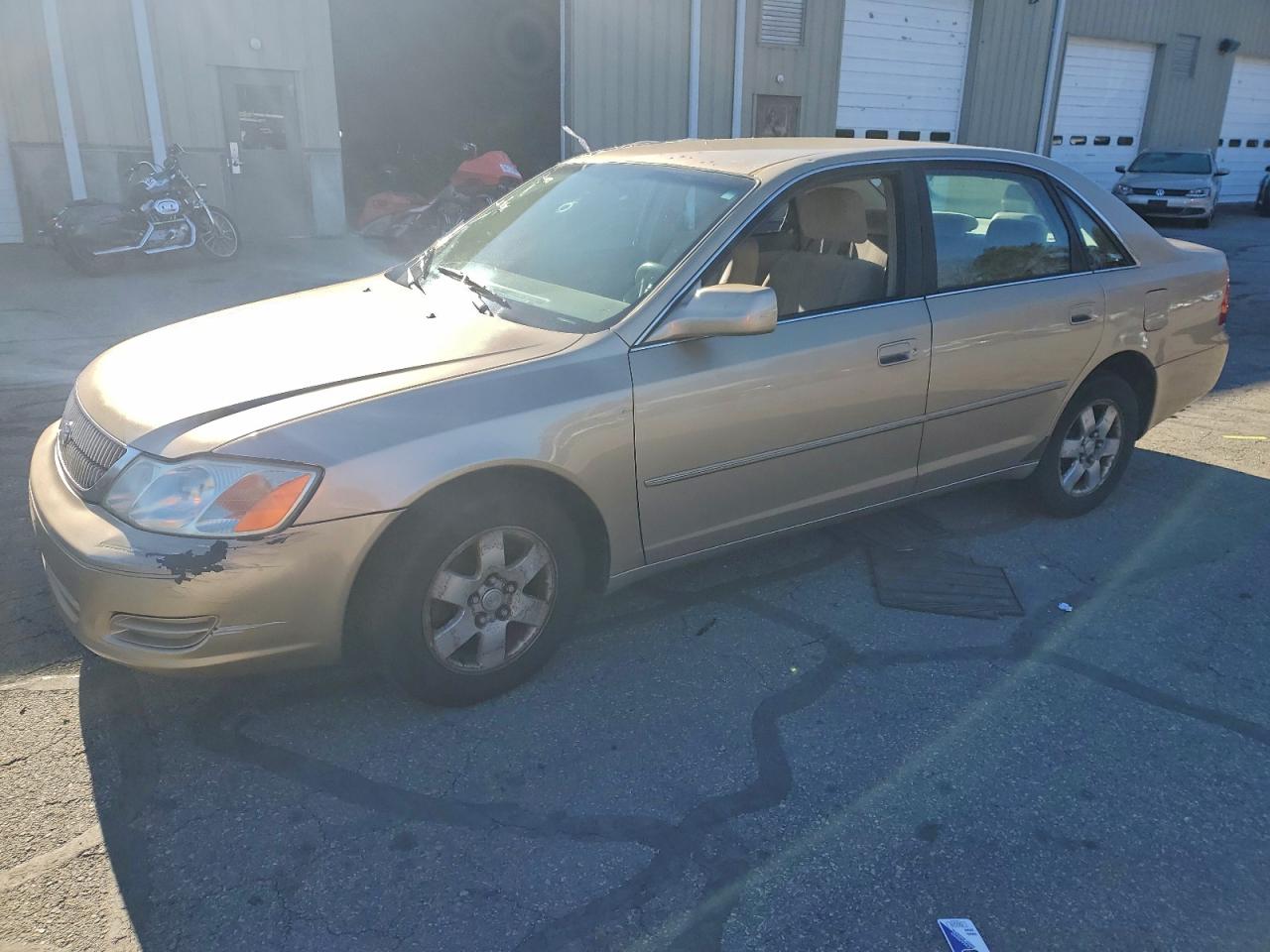 TOYOTA AVALON XL 2001