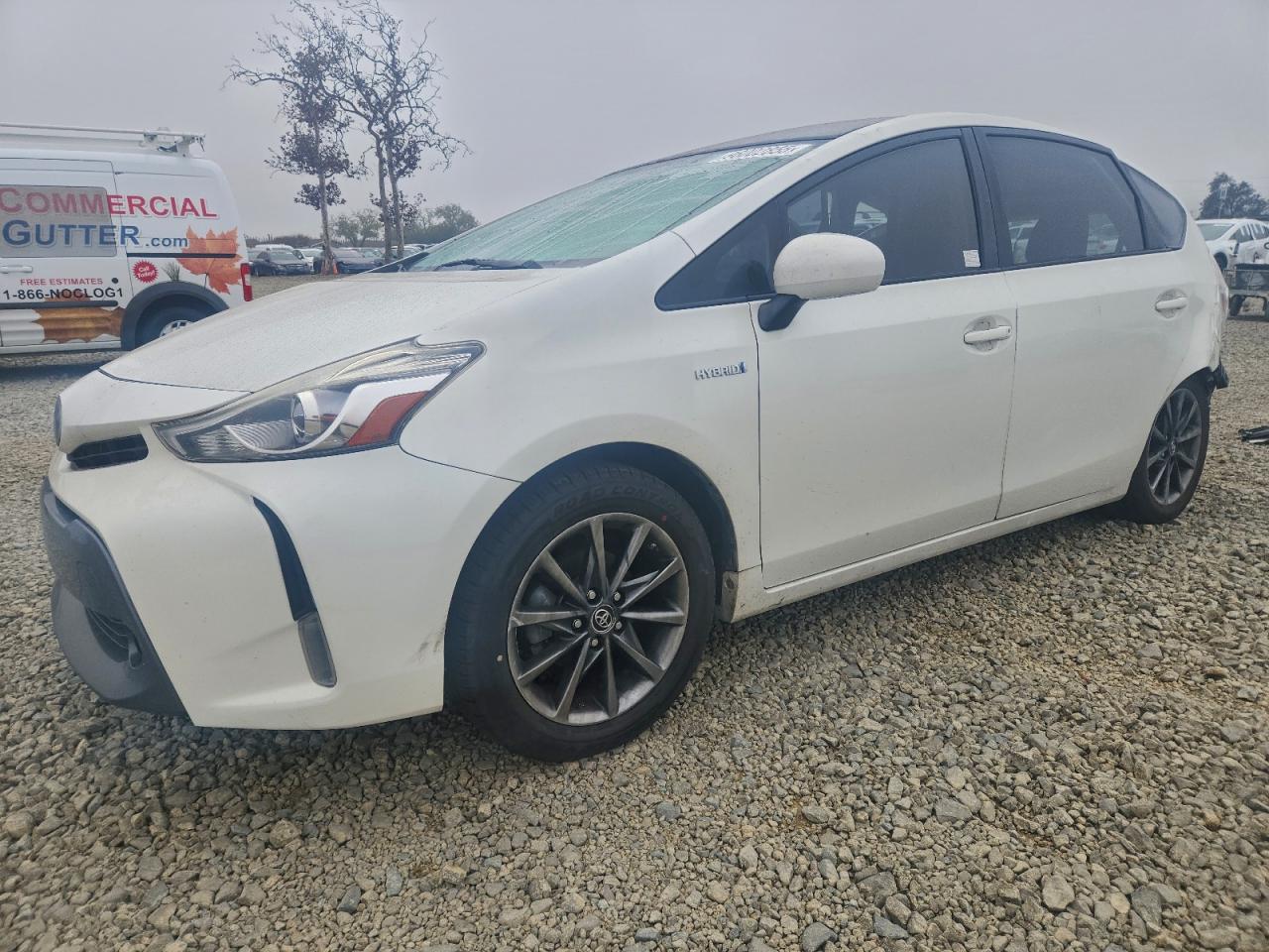 TOYOTA PRIUS V 2017