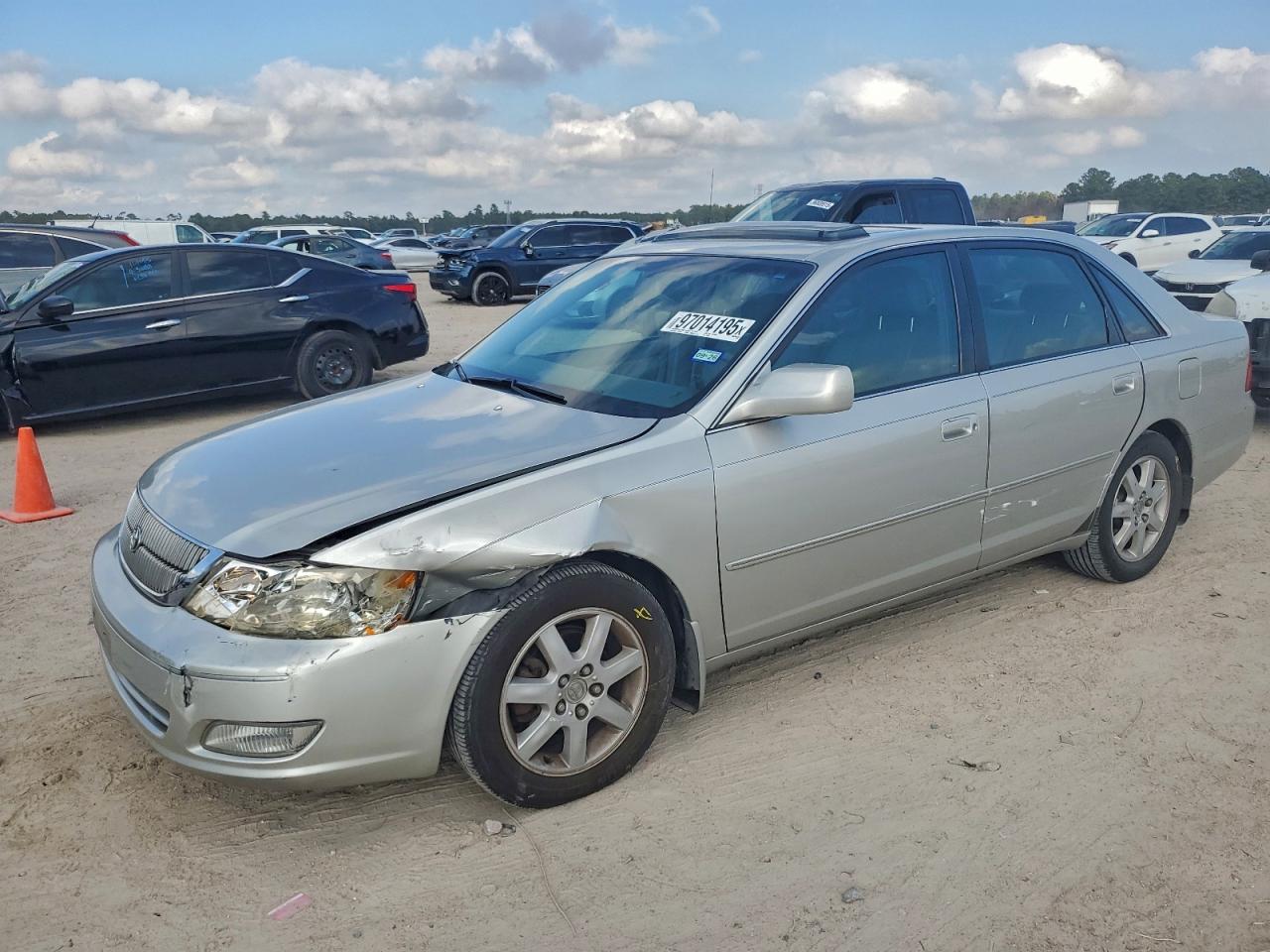 TOYOTA AVALON XL 2001