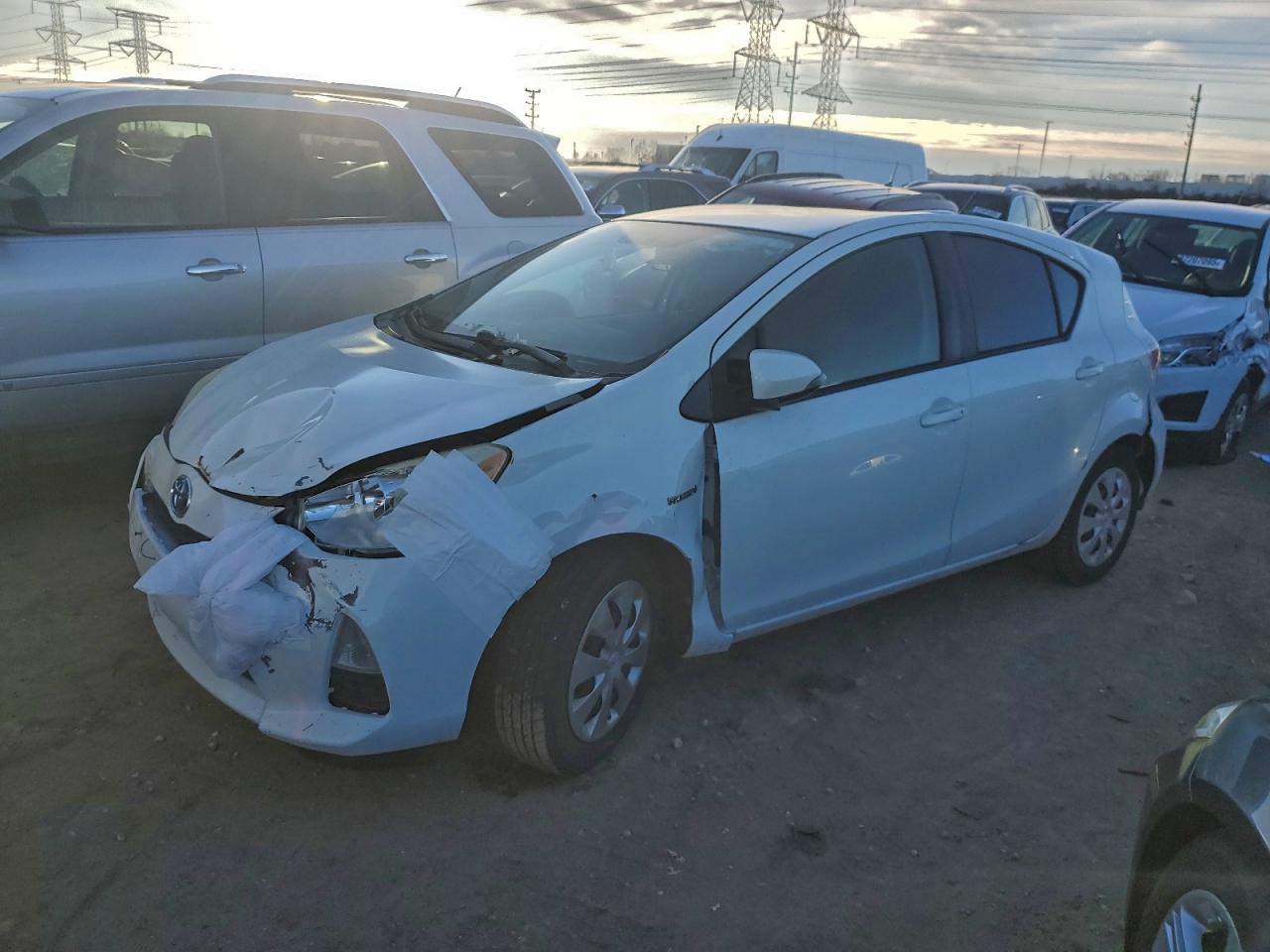 TOYOTA PRIUS C 2013