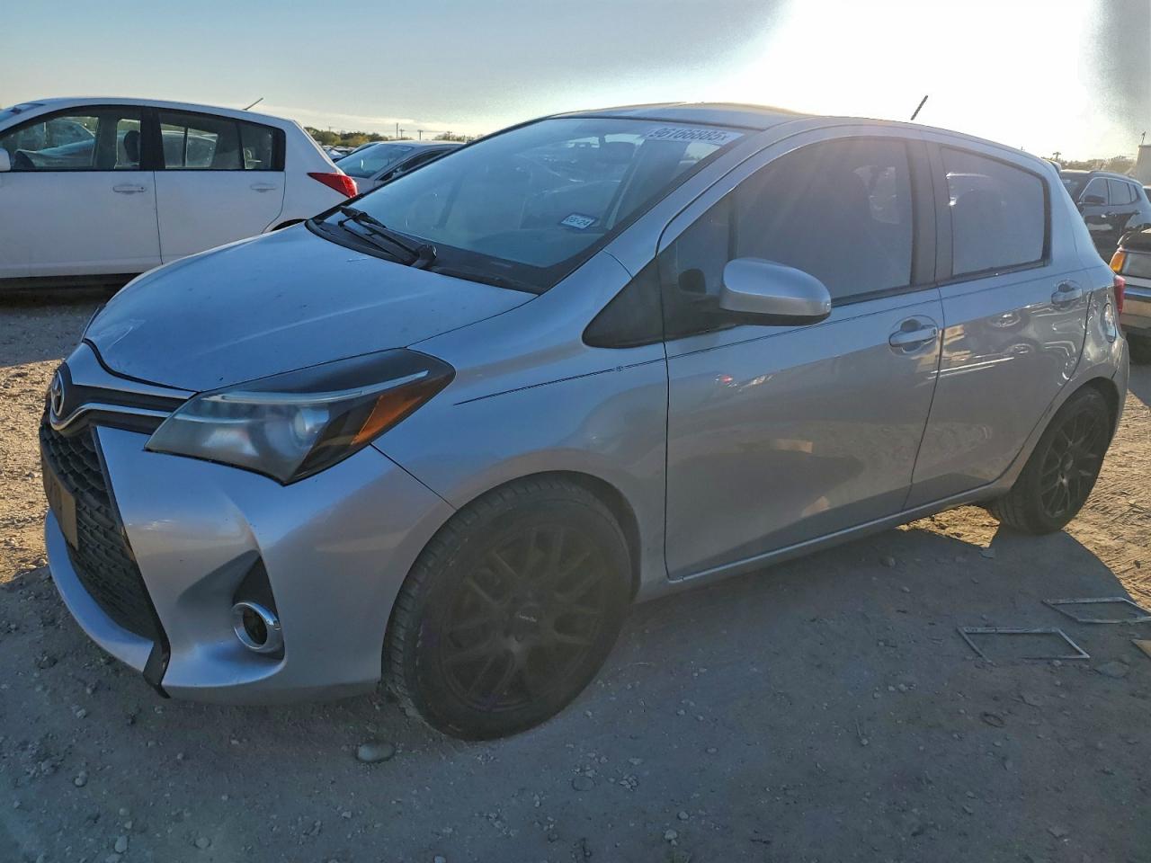 TOYOTA YARIS 2015