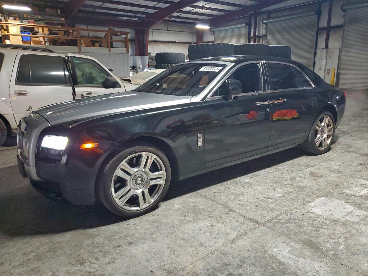 ROLLS-ROYCE GHOST 2011