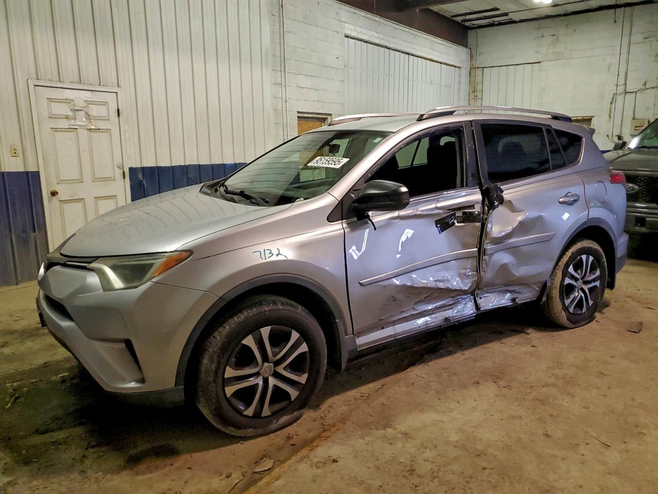 TOYOTA RAV4 LE 2017