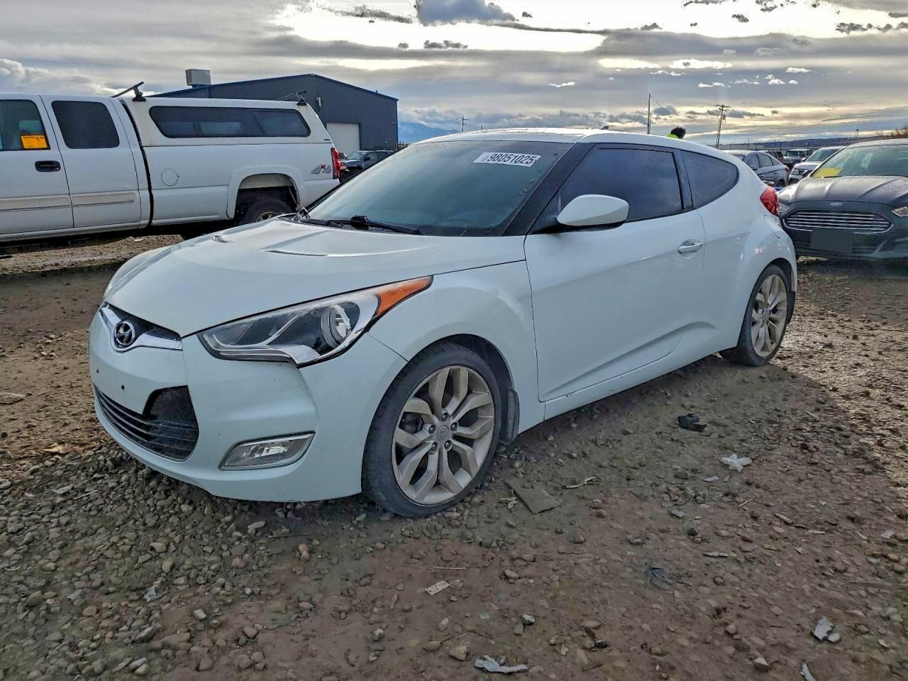 HYUNDAI VELOSTER 2013