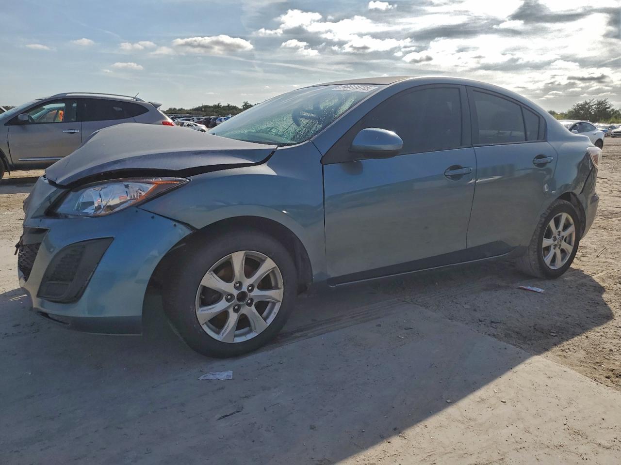 MAZDA 3 2011