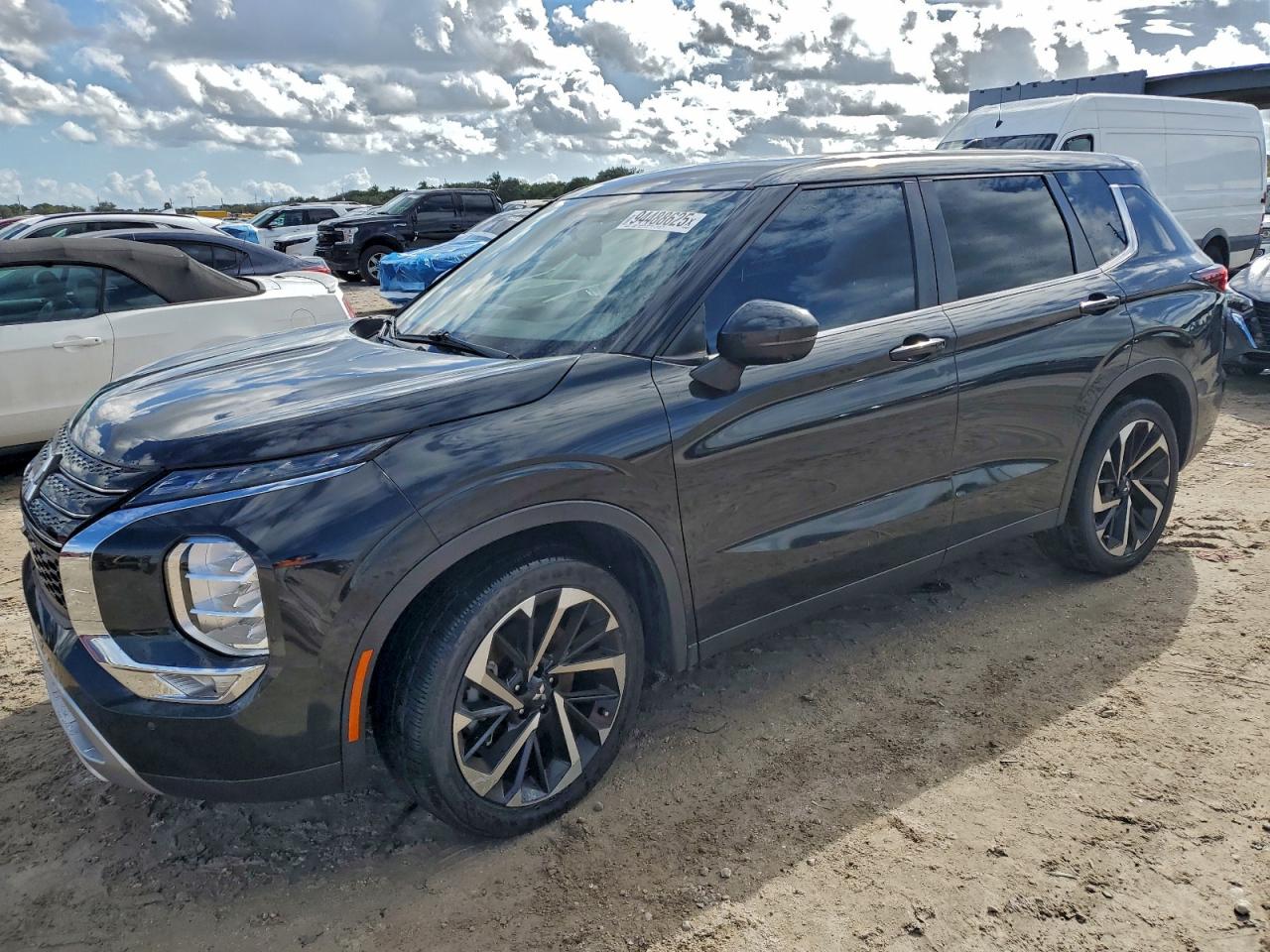 MITSUBISHI OUTLANDER 2022