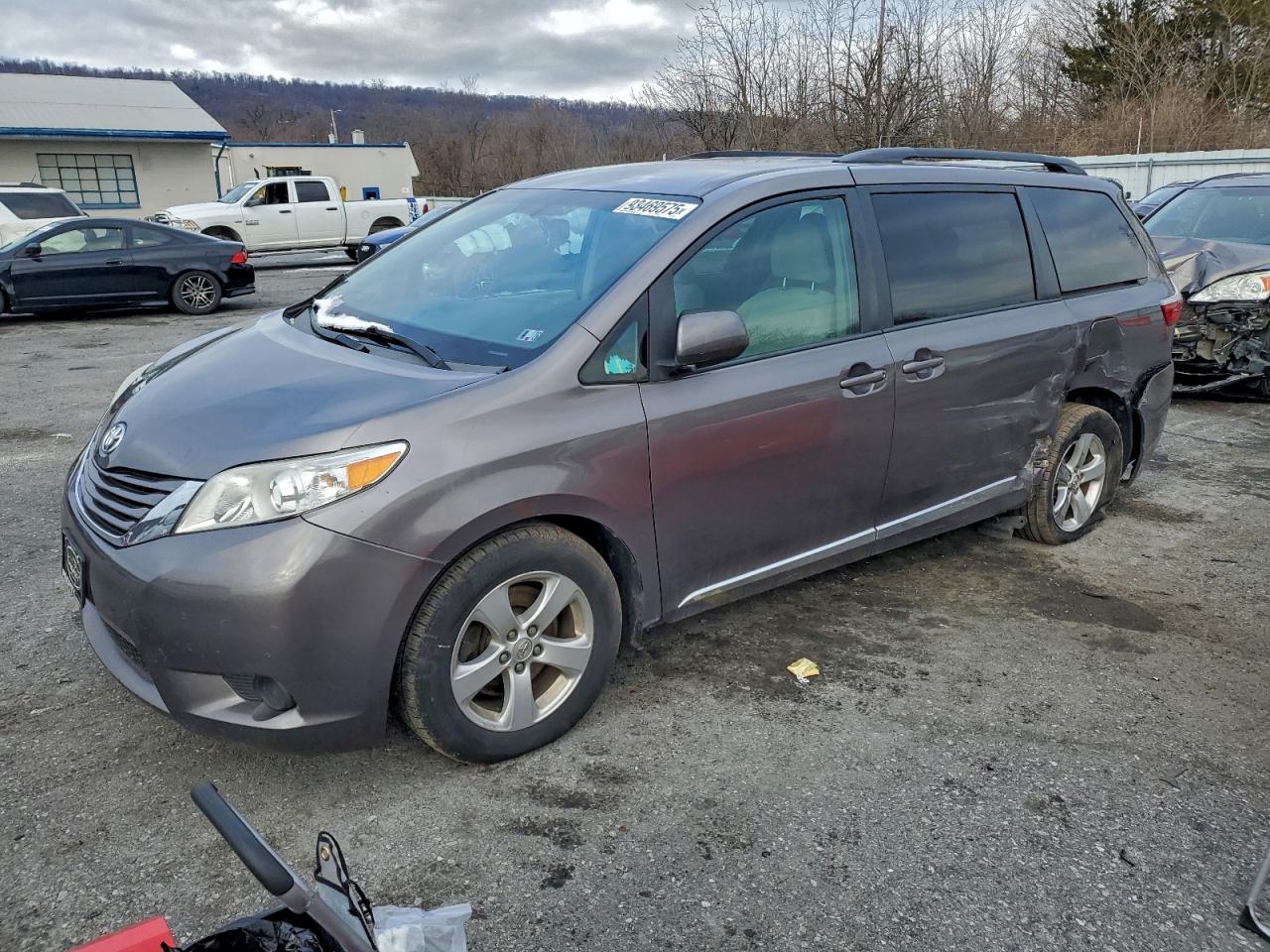 TOYOTA SIENNA 2017