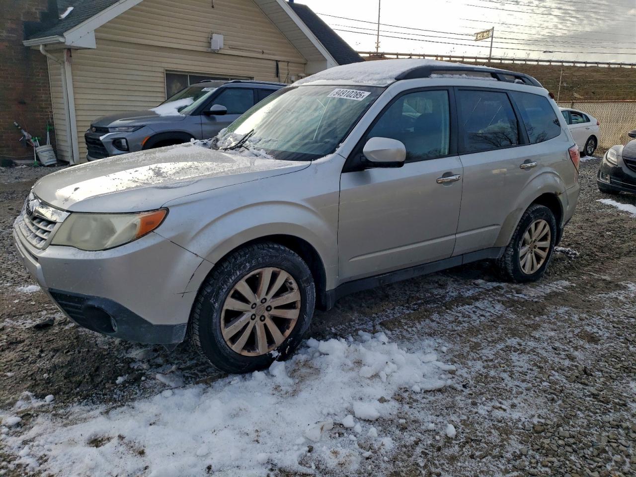 SUBARU FORESTER 2011