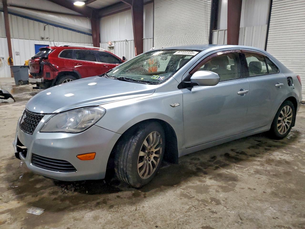 SUZUKI KIZASHI SE 2010
