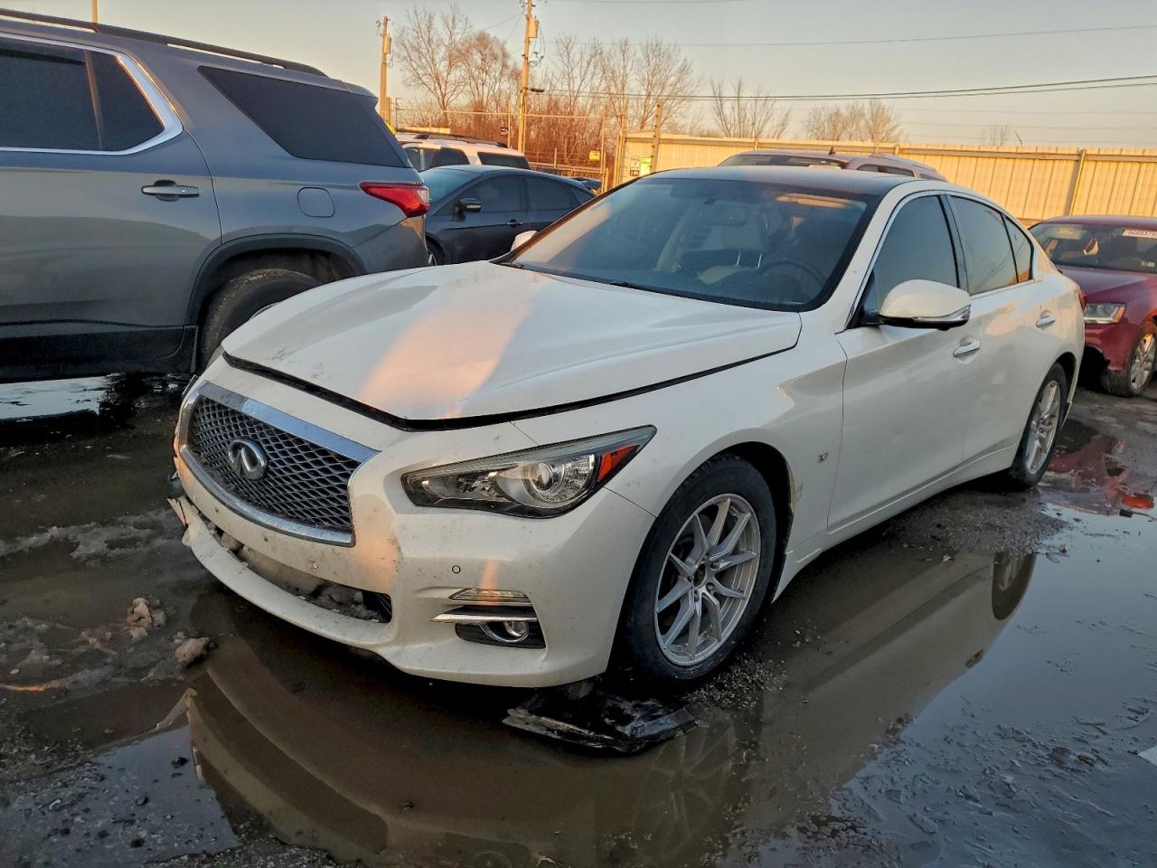 INFINITI Q50 2014