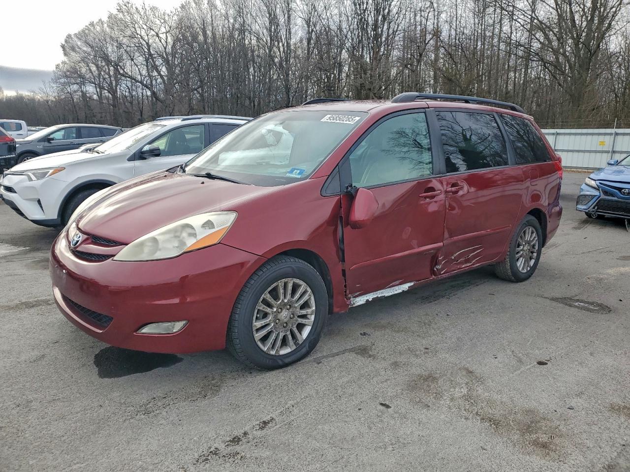 TOYOTA SIENNA XLE 2010