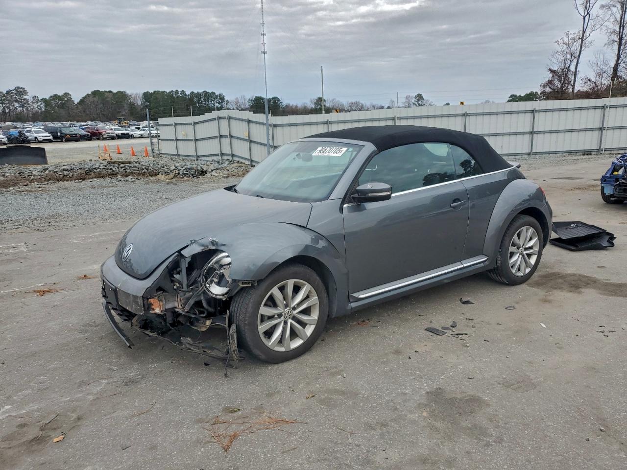 VOLKSWAGEN BEETLE 2013