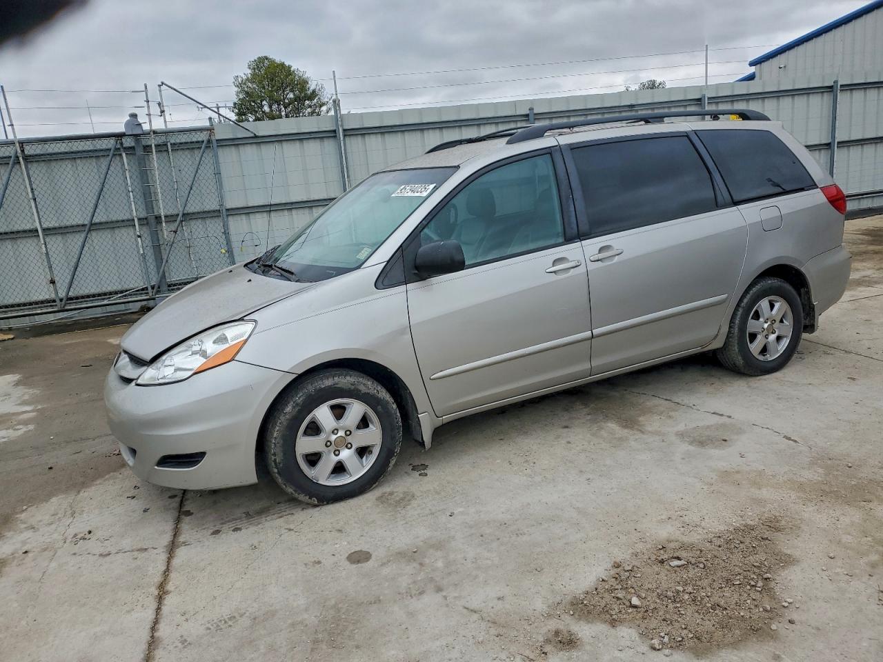 TOYOTA SIENNA 2006