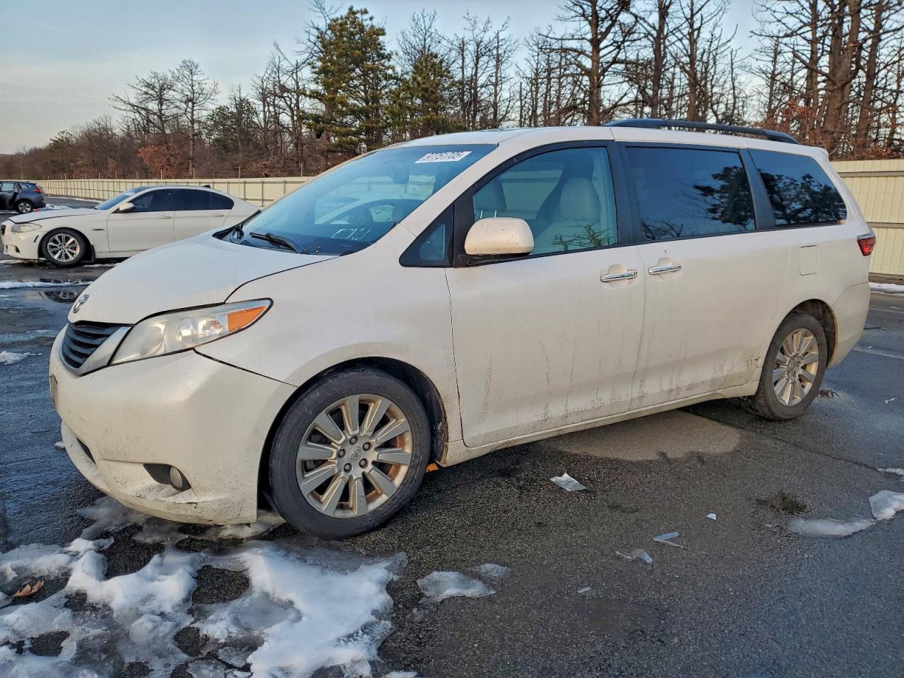 TOYOTA SIENNA 2015