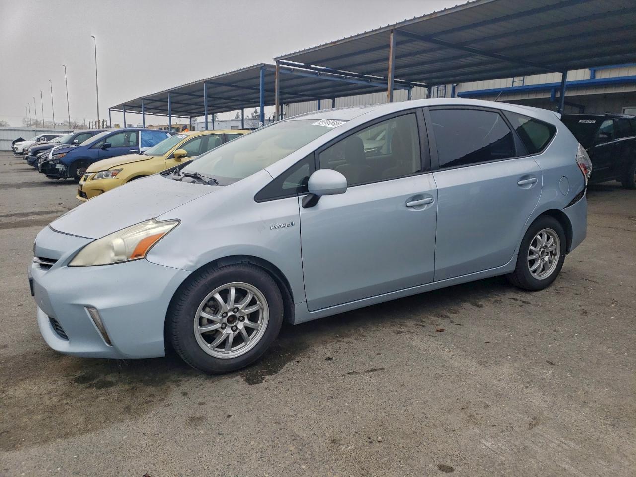TOYOTA PRIUS V 2013