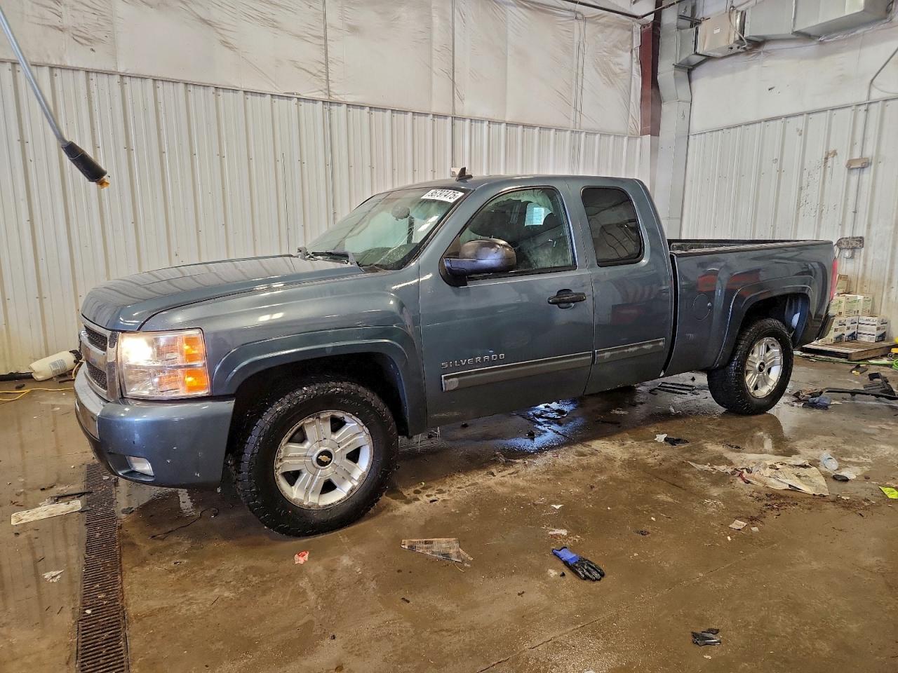 CHEVROLET SILVERADO 2011