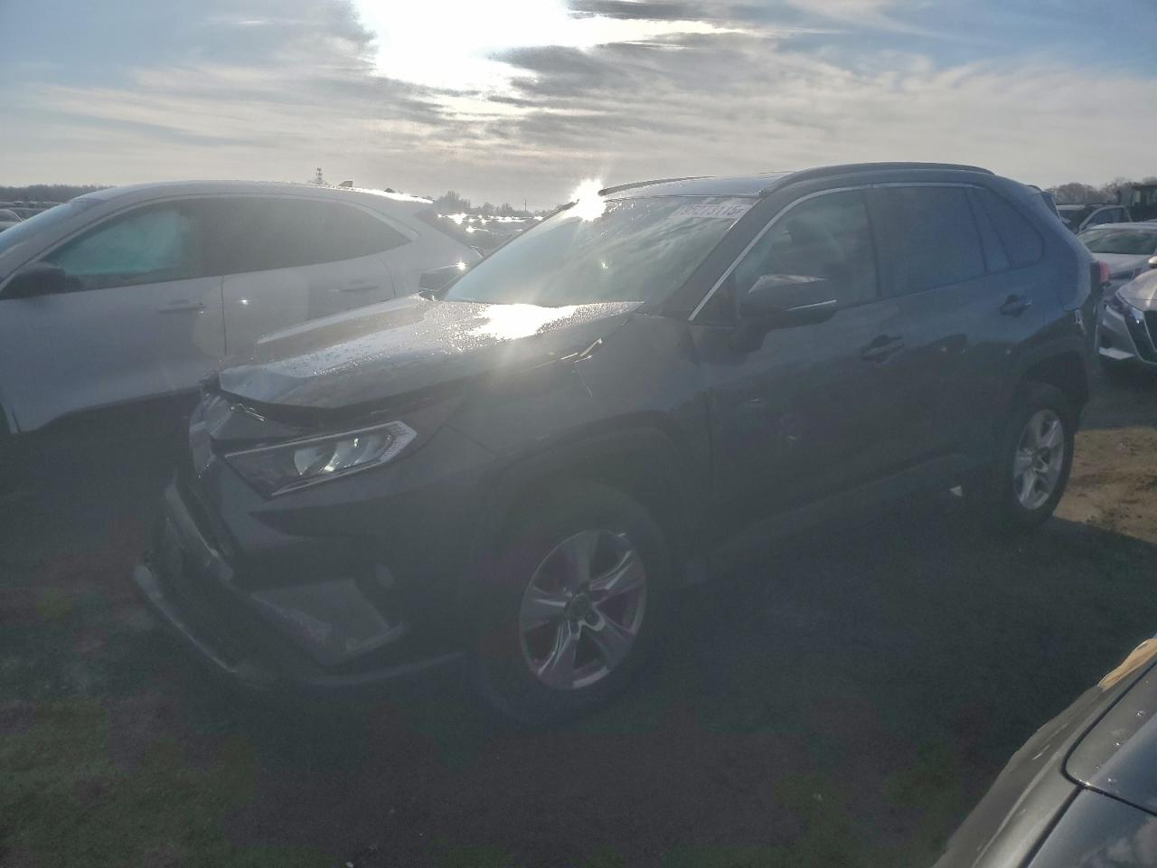 TOYOTA RAV4 2021