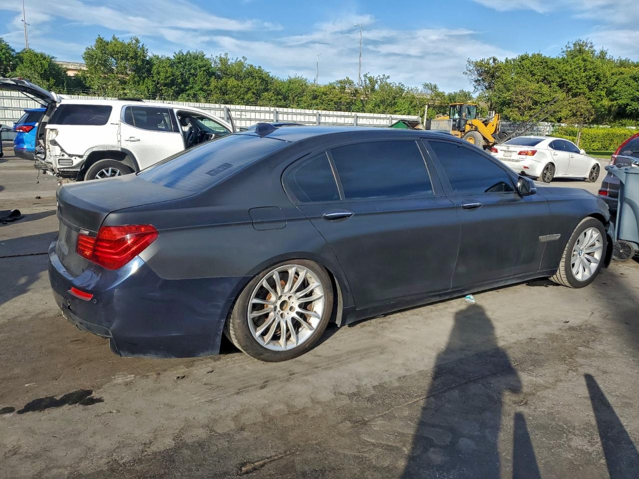 BMW 750 2015