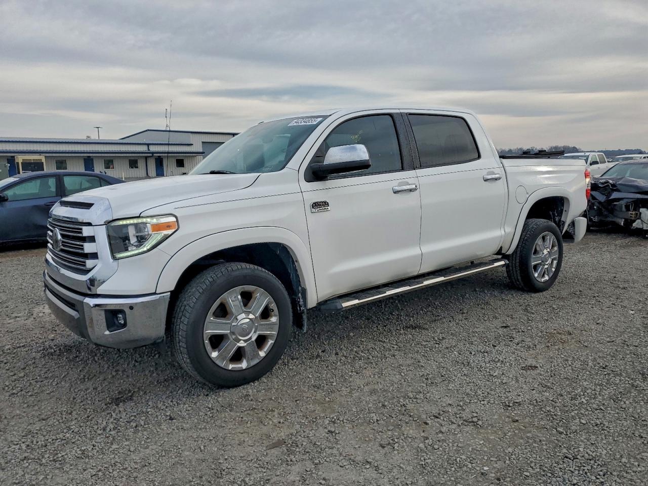 TOYOTA TUNDRA 2018