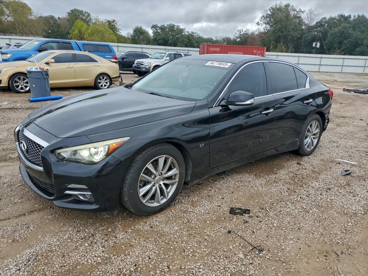 INFINITI Q50 BASE 2015