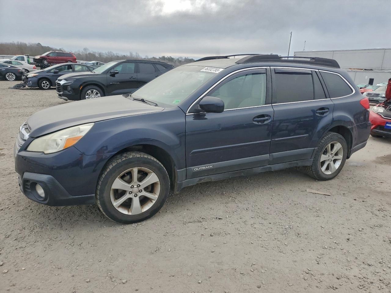 SUBARU OUTBACK 2. 2013