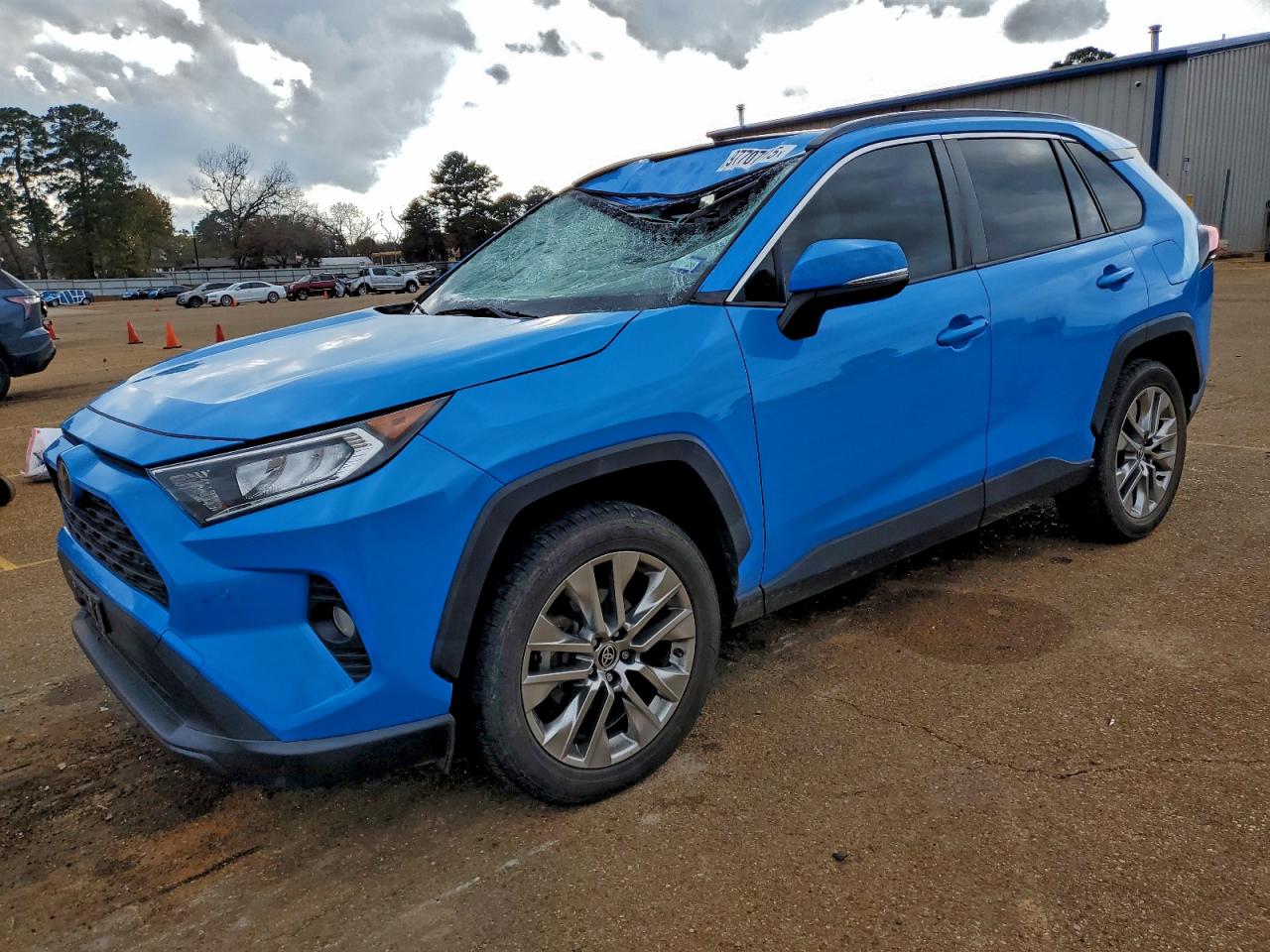 TOYOTA RAV4 XLE P 2020