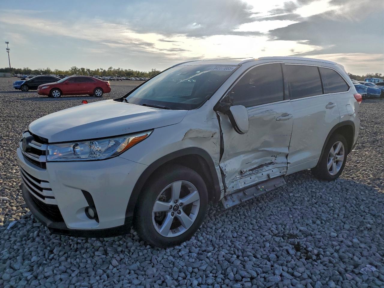 TOYOTA HIGHLANDER 2017