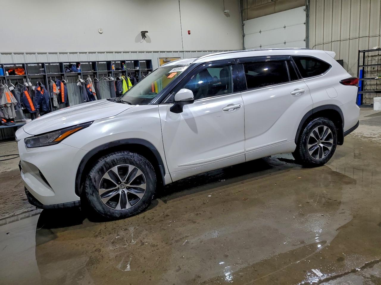 TOYOTA HIGHLANDER 2020