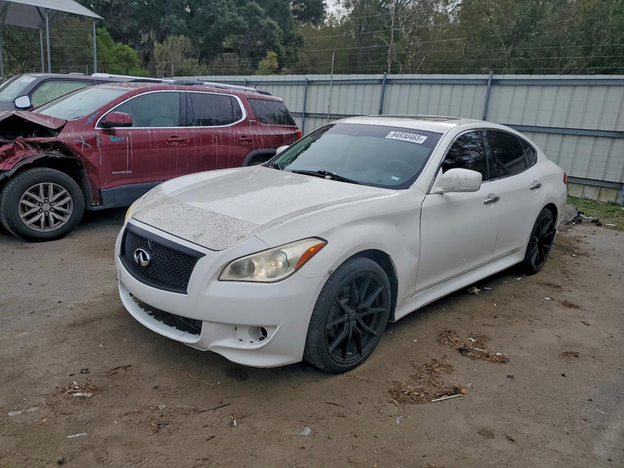 INFINITI M37 2013