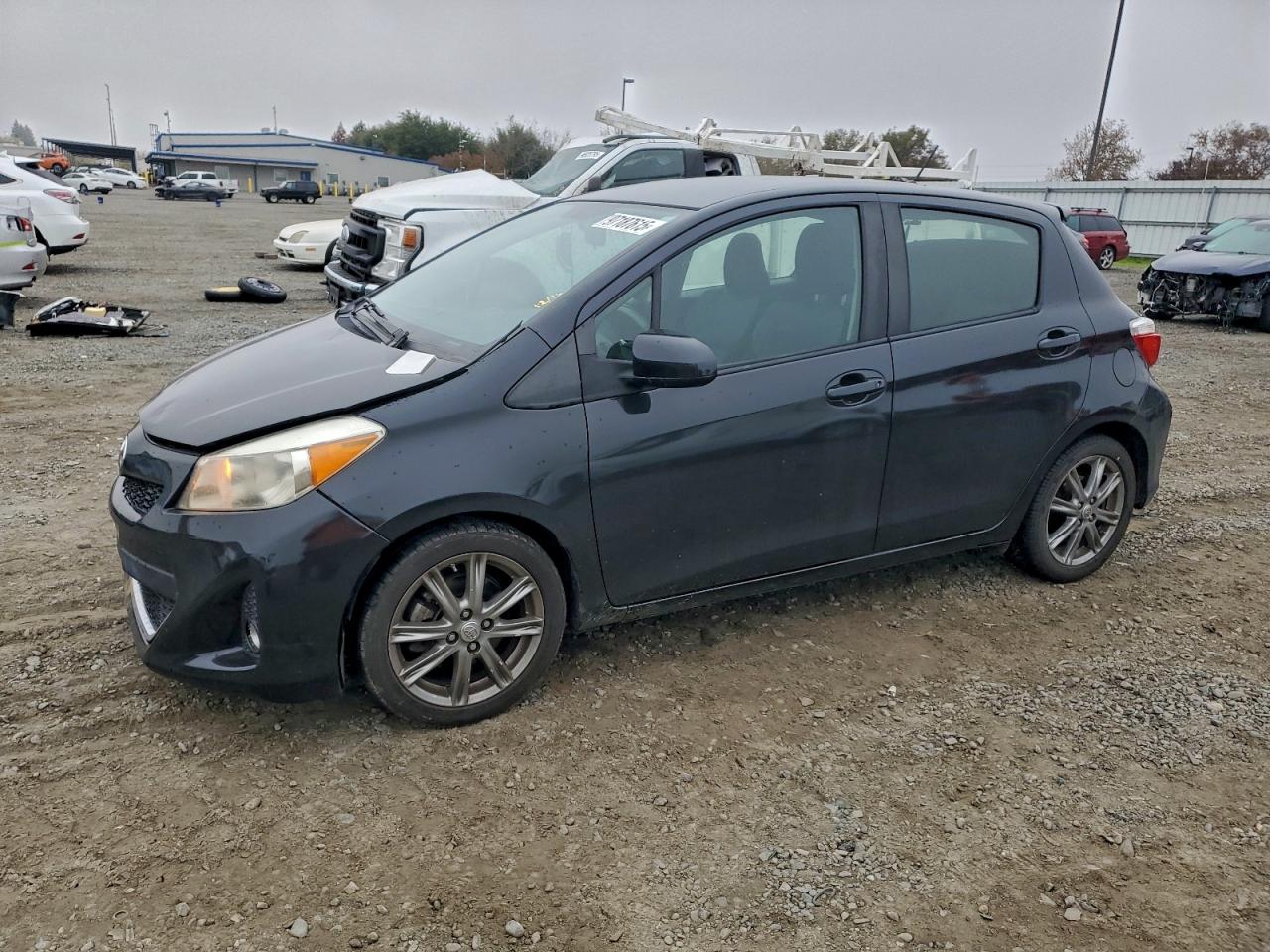 TOYOTA YARIS 2012