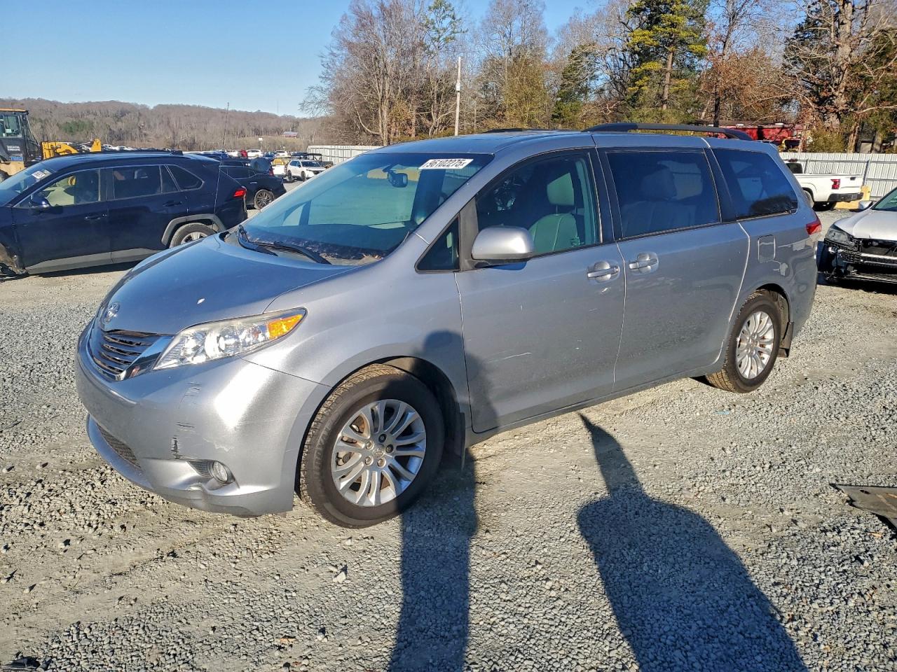 TOYOTA SIENNA XLE 2014