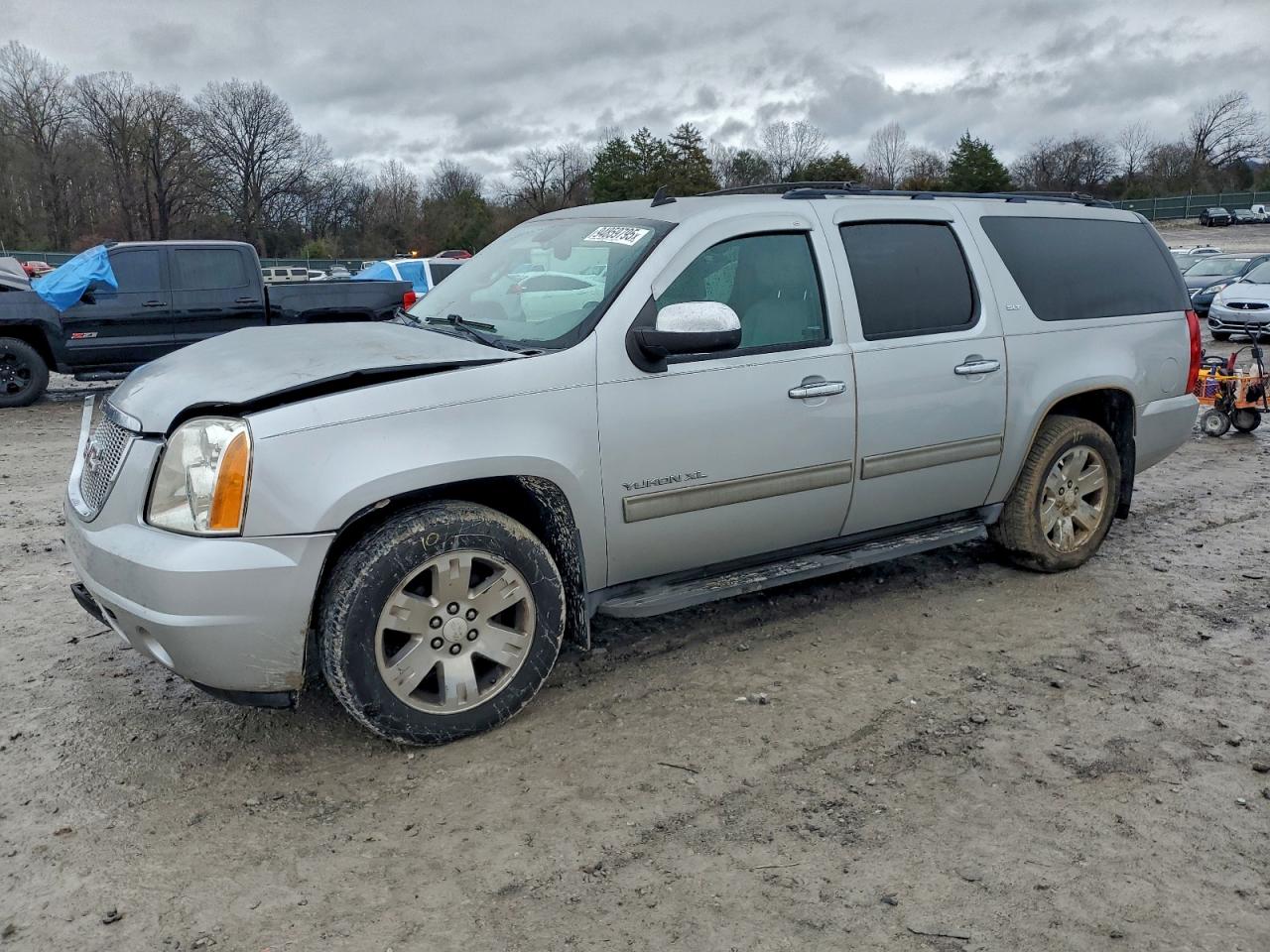 GMC YUKON XL 2013