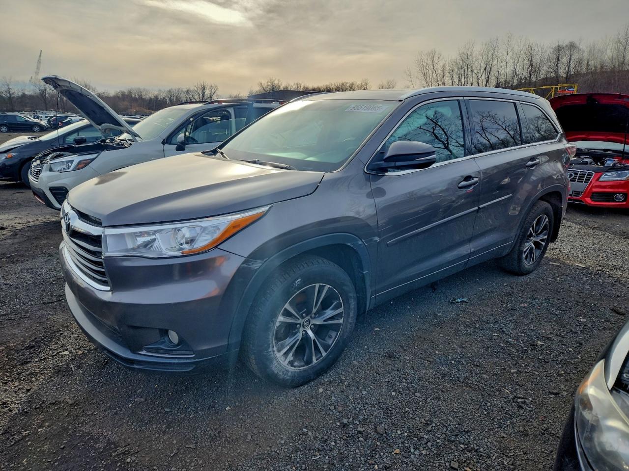 TOYOTA HIGHLANDER 2016