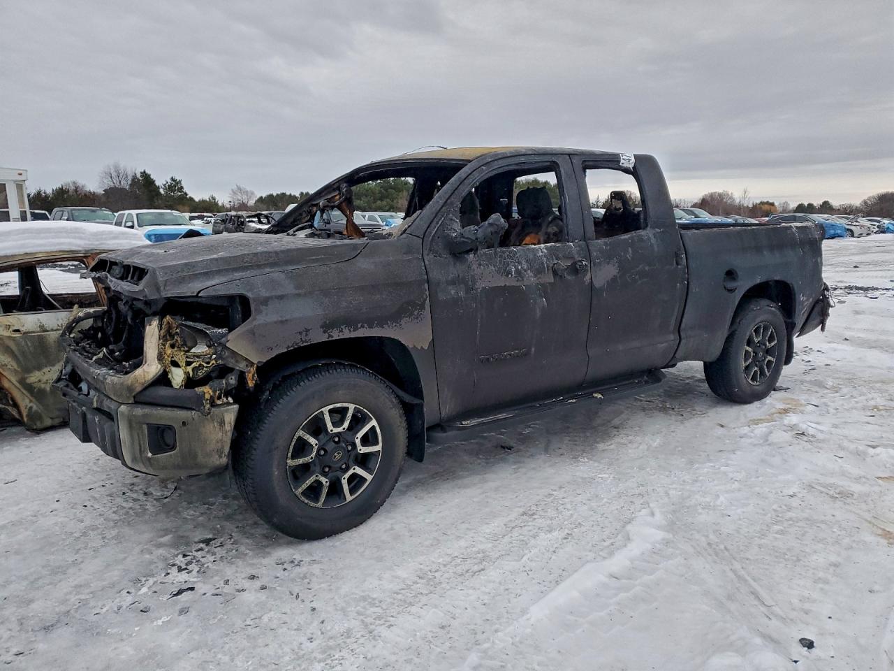 TOYOTA TUNDRA DOU 2016