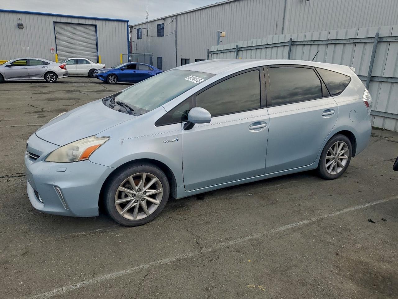 TOYOTA PRIUS V 2013