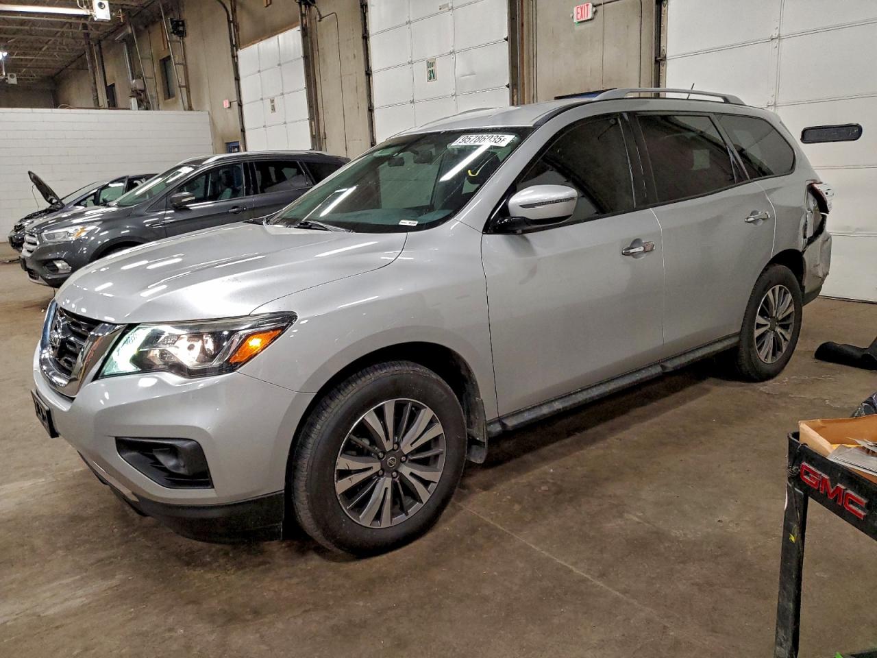 NISSAN PATHFINDER 2017