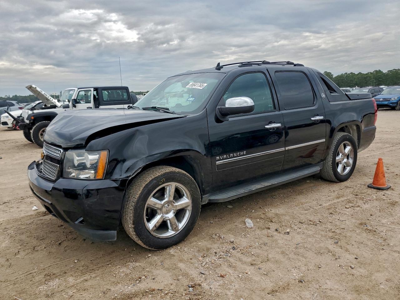 CHEVROLET AVALANCHE 2013