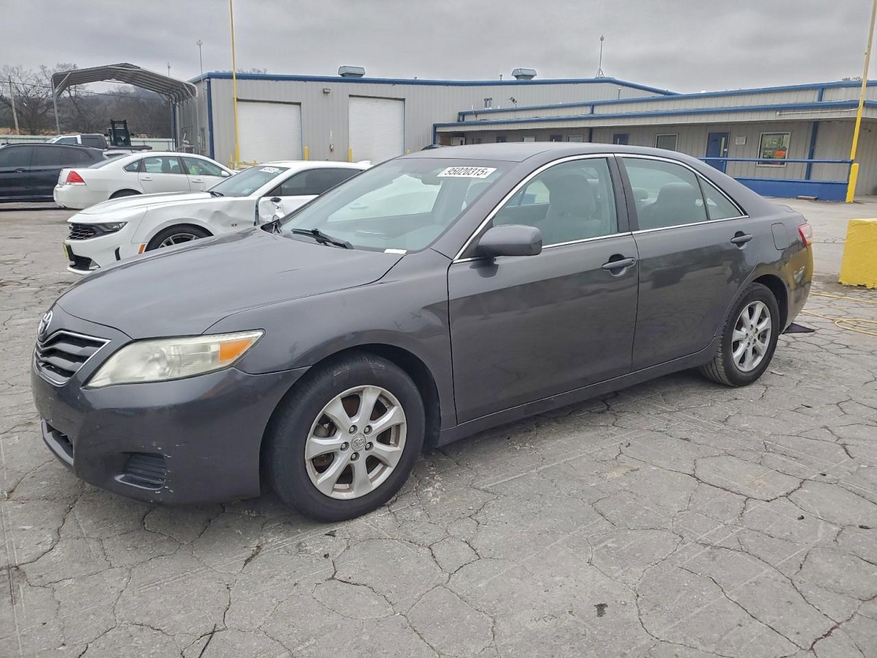 TOYOTA CAMRY BASE 2011