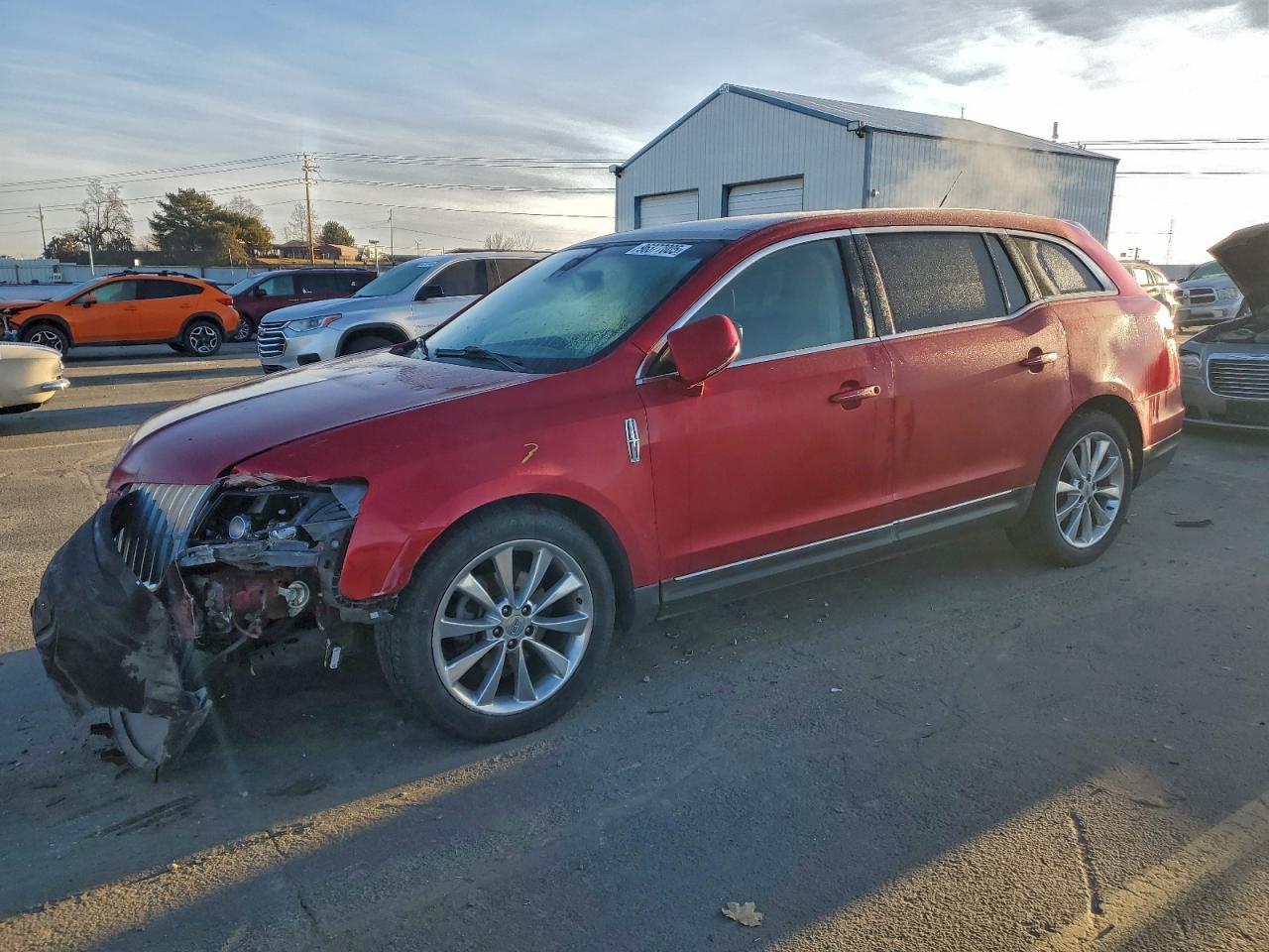 LINCOLN MKT 2011