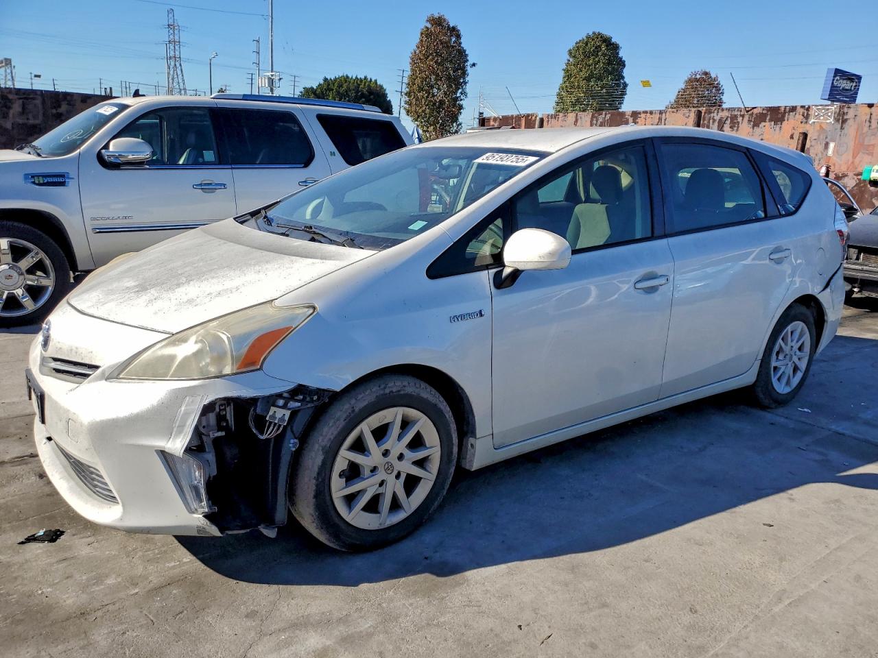TOYOTA PRIUS V 2012