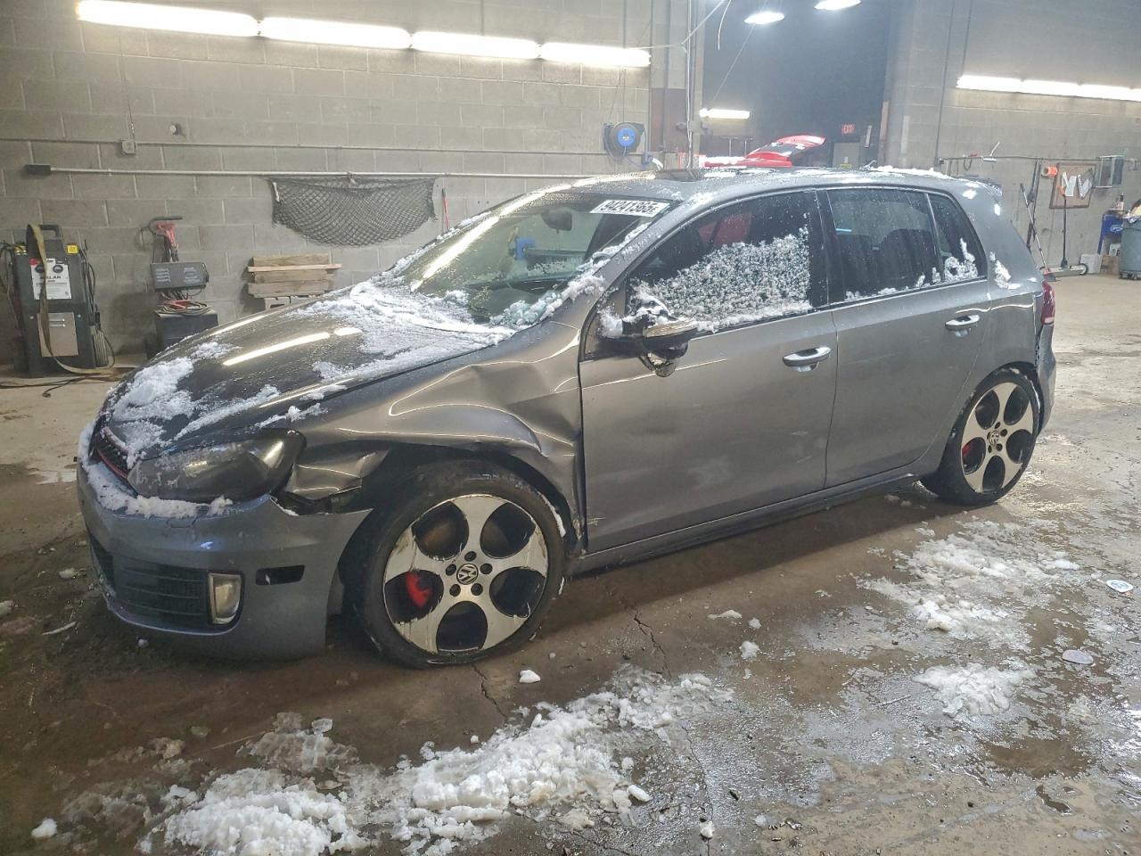 VOLKSWAGEN GTI 2012