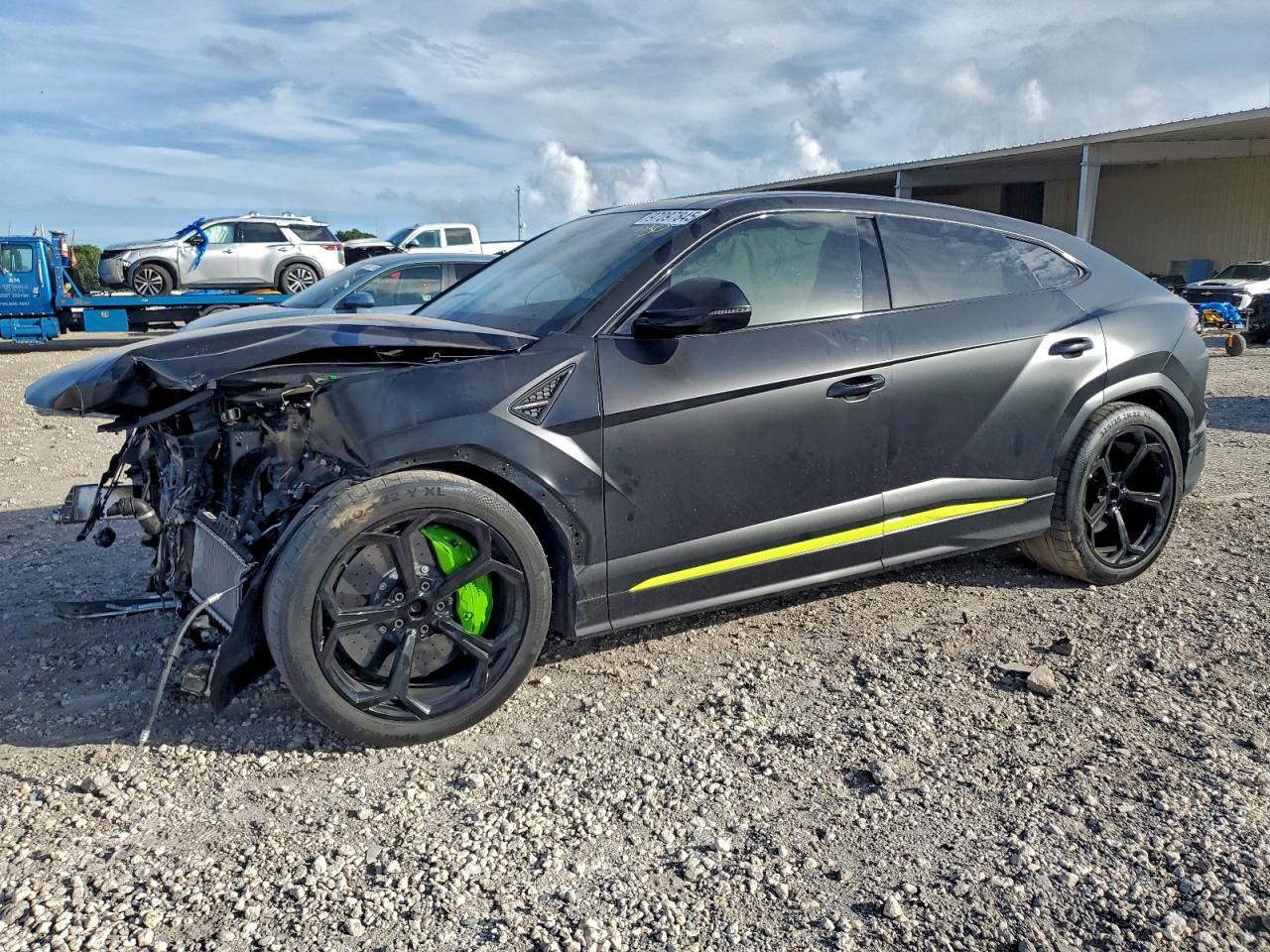 LAMBORGHINI URUS 2021