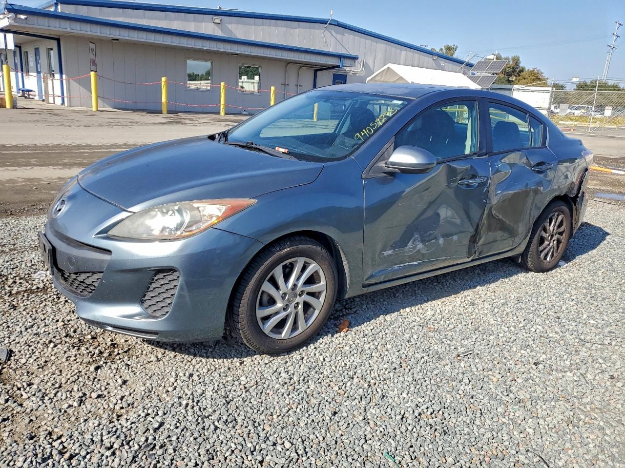 MAZDA 3 2012